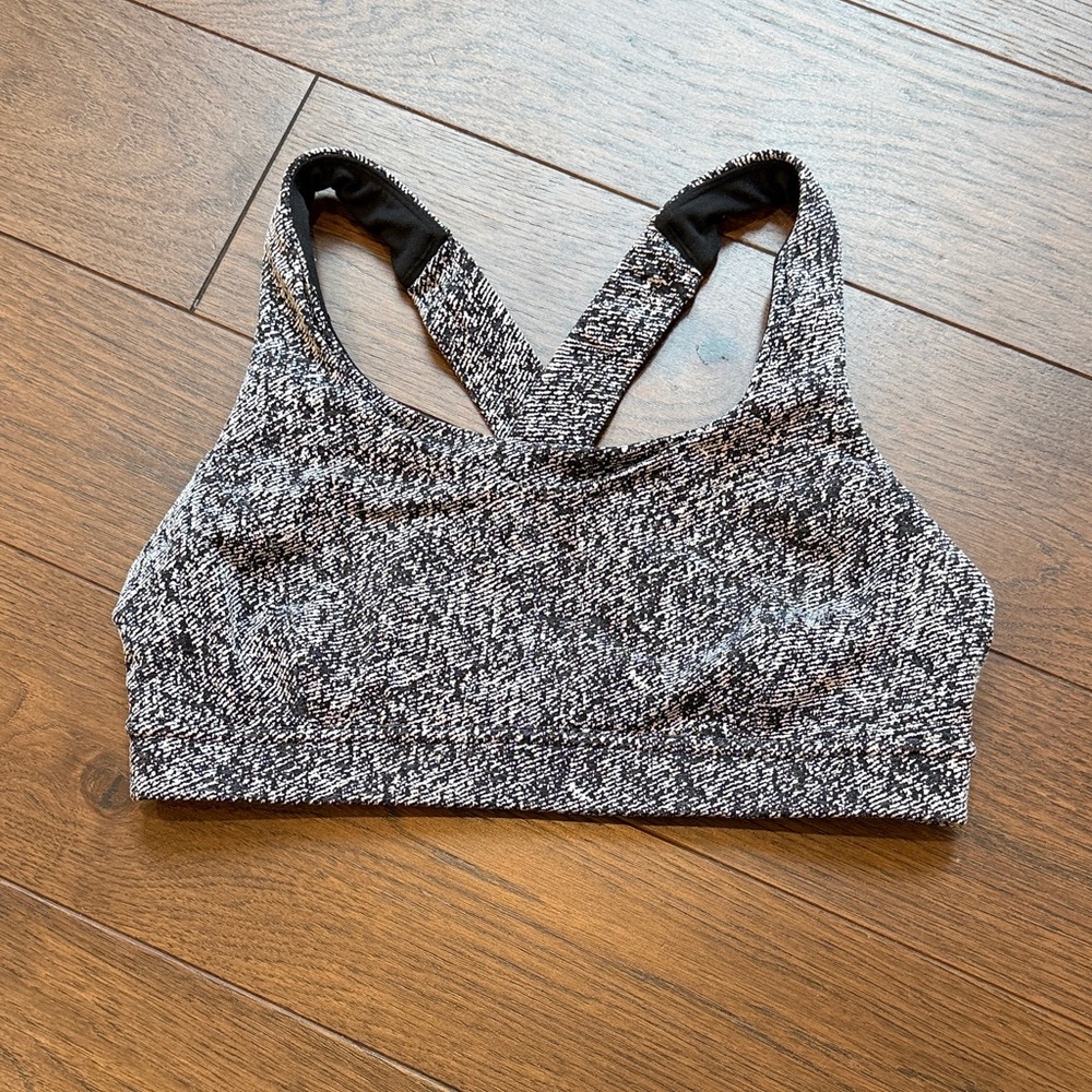 Lululemon Athletica Run on Sports Bra C7-023